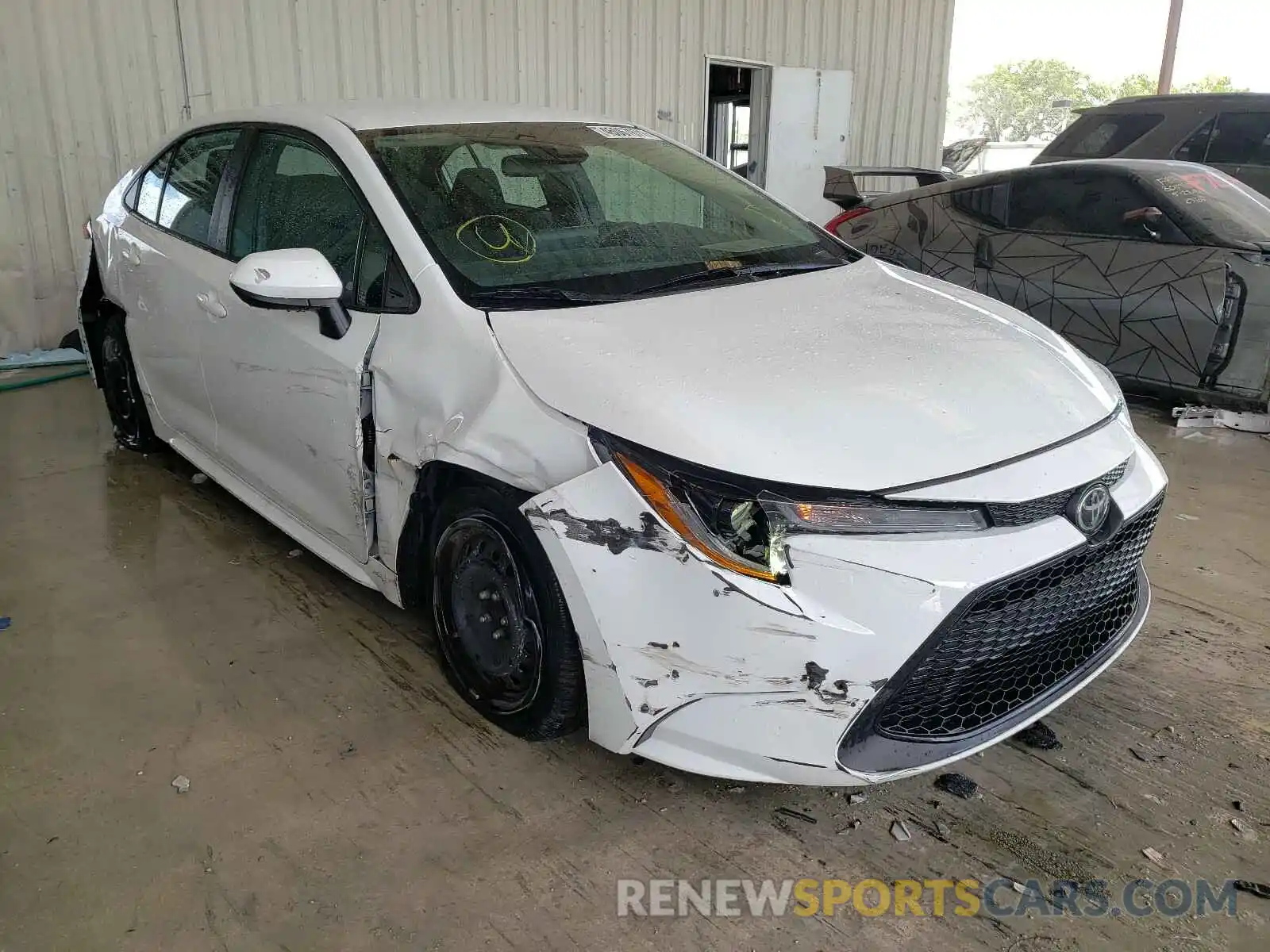 1 Photograph of a damaged car 5YFEPRAE8LP069934 TOYOTA COROLLA 2020