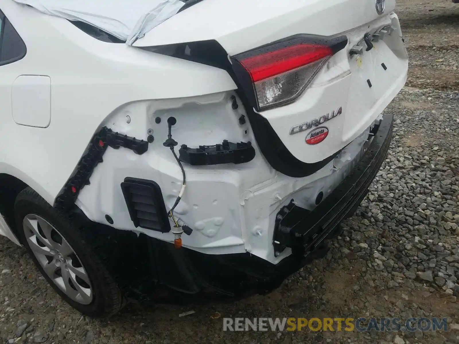 9 Photograph of a damaged car 5YFEPRAE8LP070579 TOYOTA COROLLA 2020