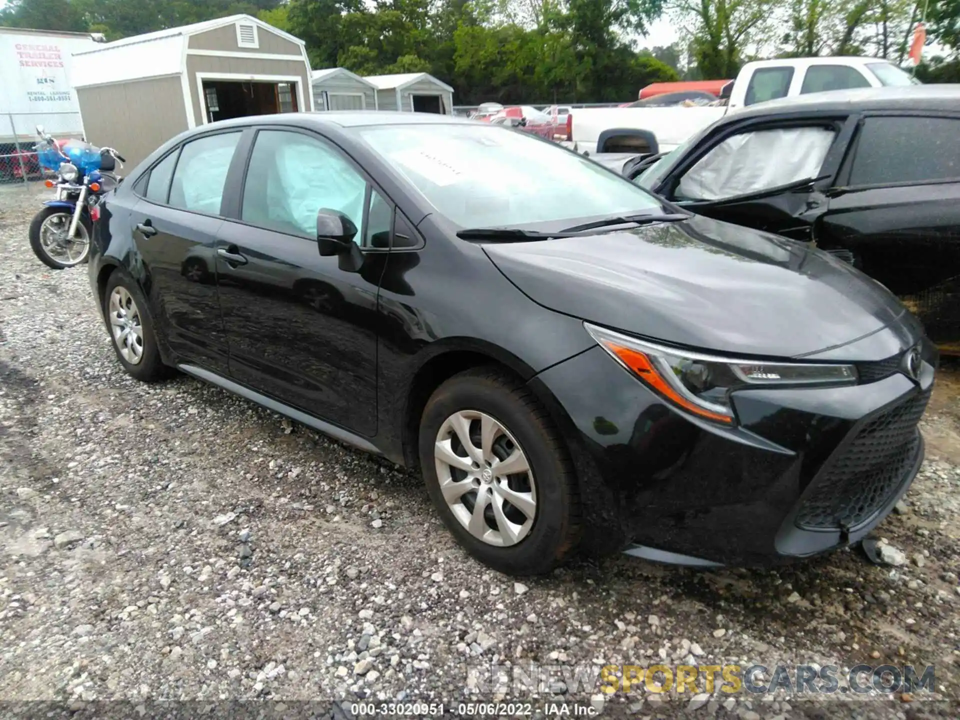 1 Photograph of a damaged car 5YFEPRAE8LP070677 TOYOTA COROLLA 2020