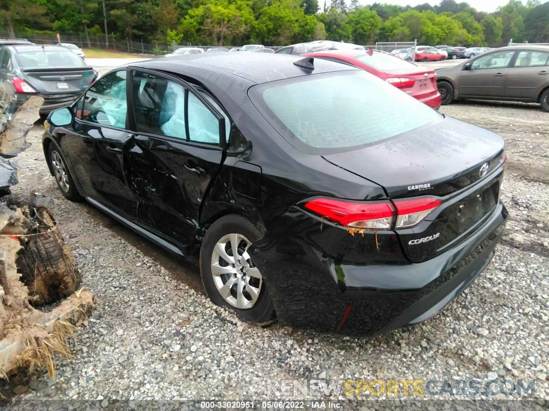 3 Photograph of a damaged car 5YFEPRAE8LP070677 TOYOTA COROLLA 2020