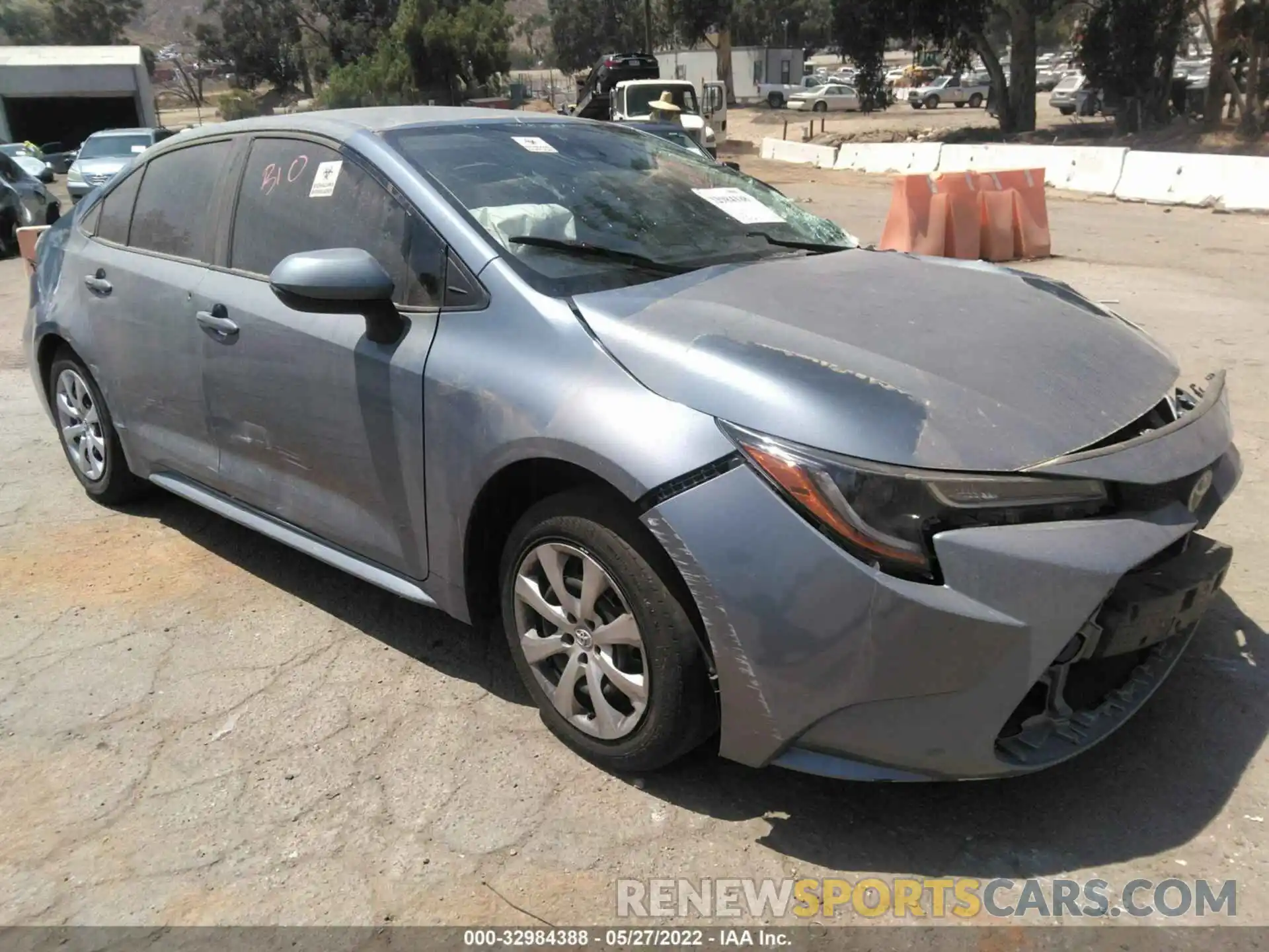 1 Photograph of a damaged car 5YFEPRAE8LP070808 TOYOTA COROLLA 2020