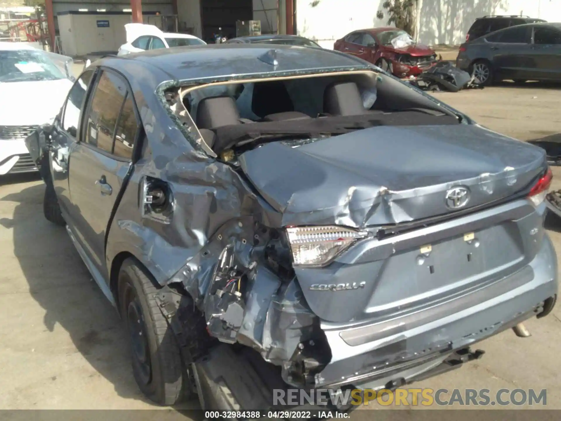 11 Photograph of a damaged car 5YFEPRAE8LP070808 TOYOTA COROLLA 2020