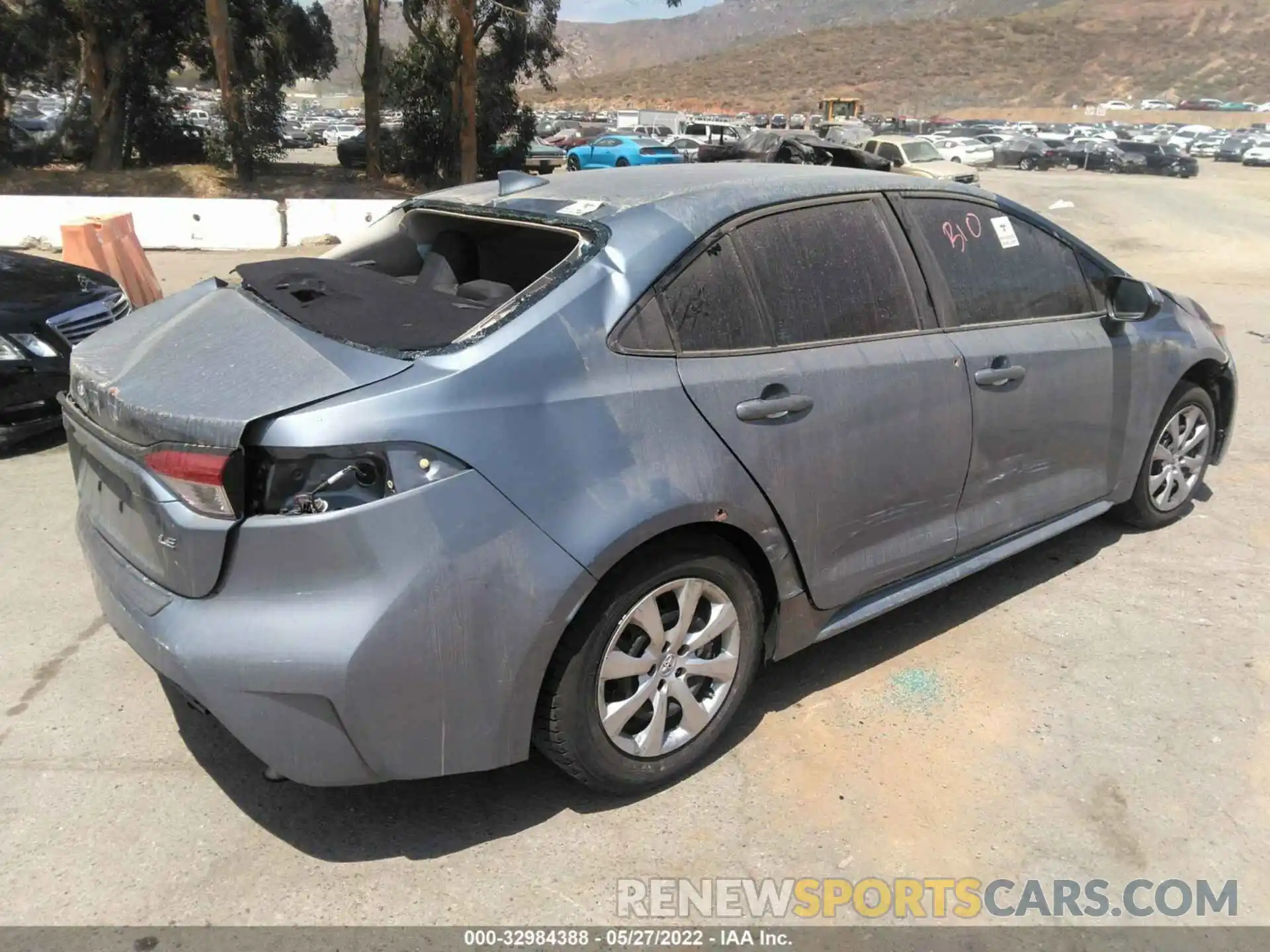 4 Photograph of a damaged car 5YFEPRAE8LP070808 TOYOTA COROLLA 2020