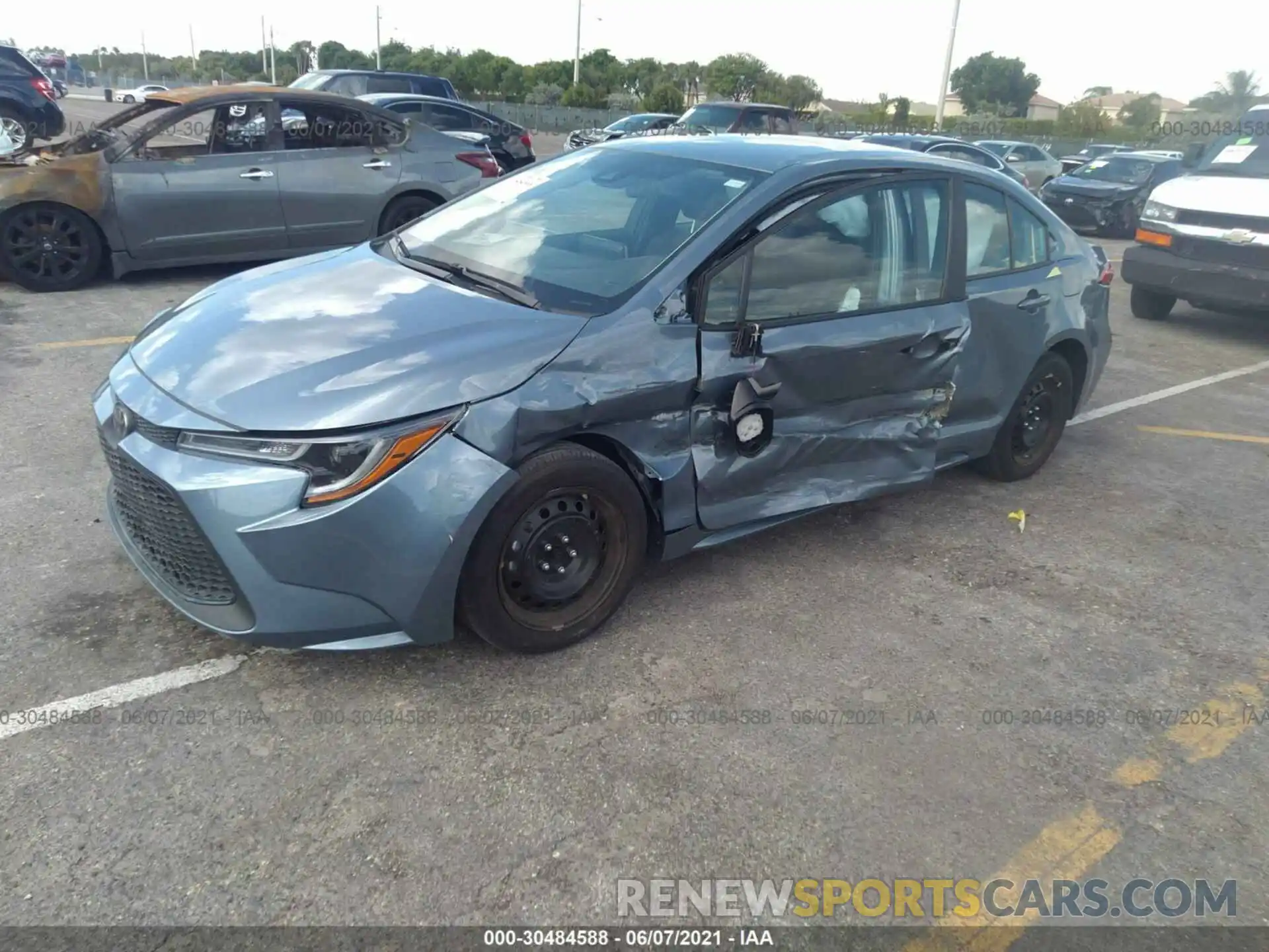 6 Photograph of a damaged car 5YFEPRAE8LP071683 TOYOTA COROLLA 2020