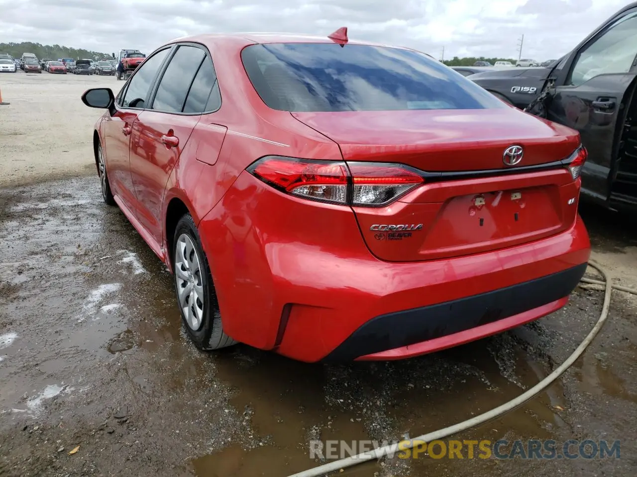 3 Photograph of a damaged car 5YFEPRAE8LP072400 TOYOTA COROLLA 2020