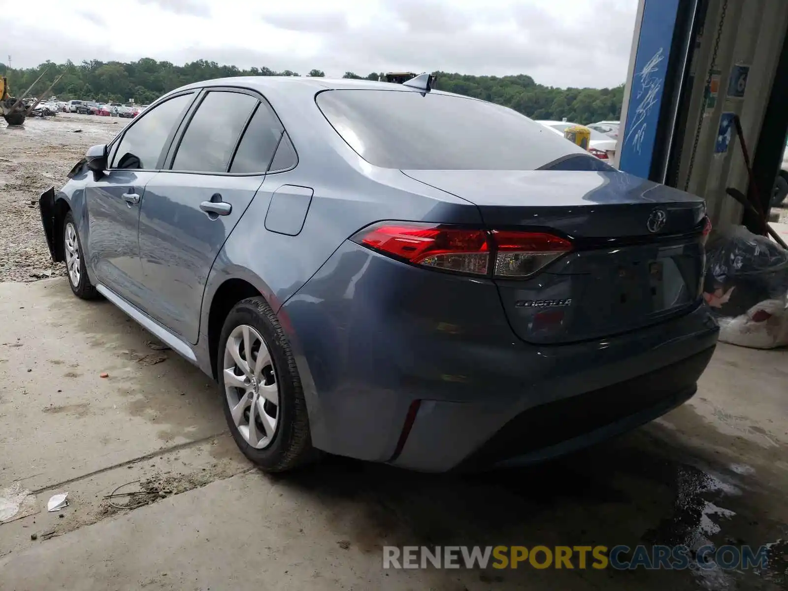 3 Photograph of a damaged car 5YFEPRAE8LP073448 TOYOTA COROLLA 2020