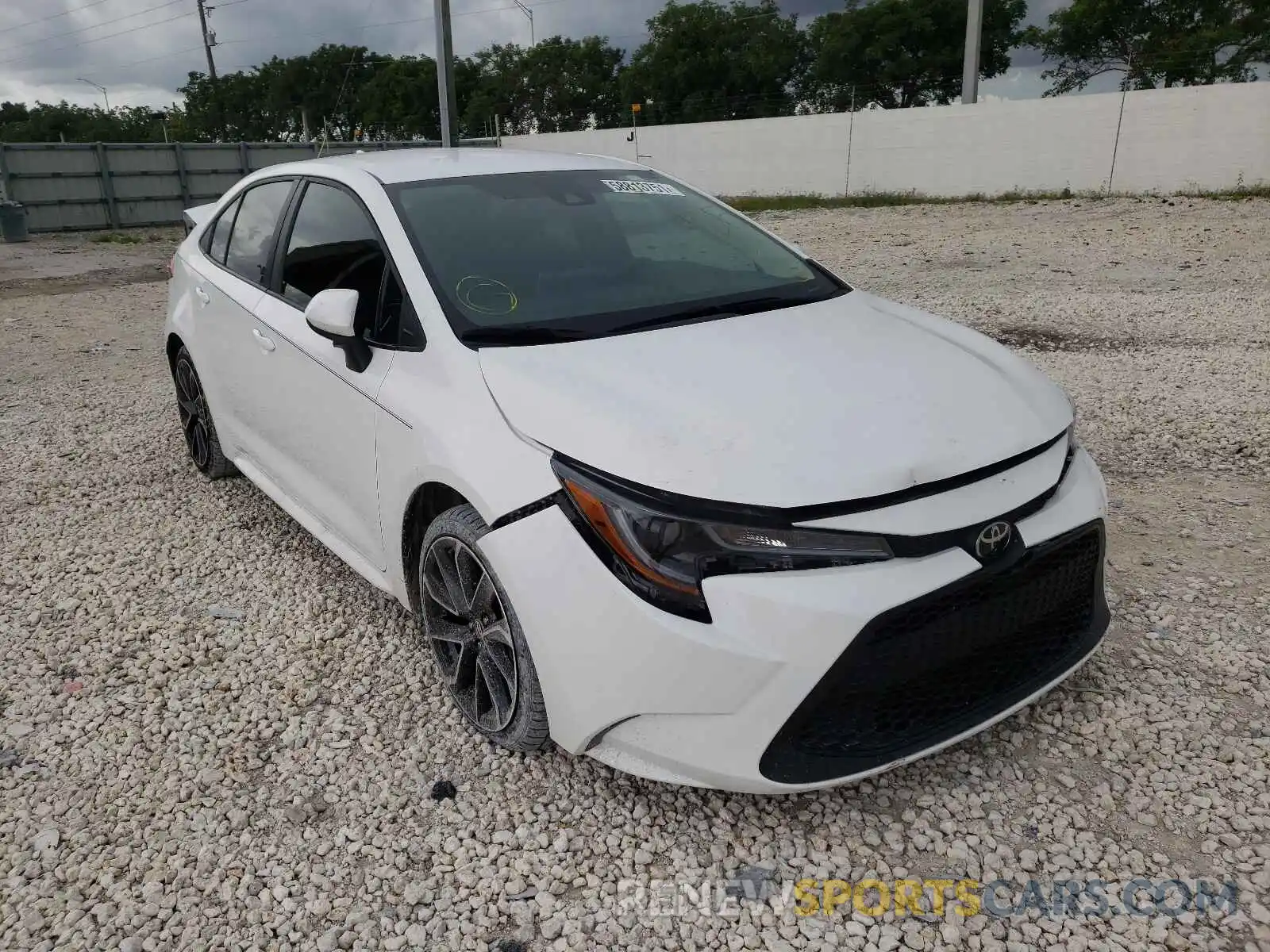 1 Photograph of a damaged car 5YFEPRAE8LP073966 TOYOTA COROLLA 2020