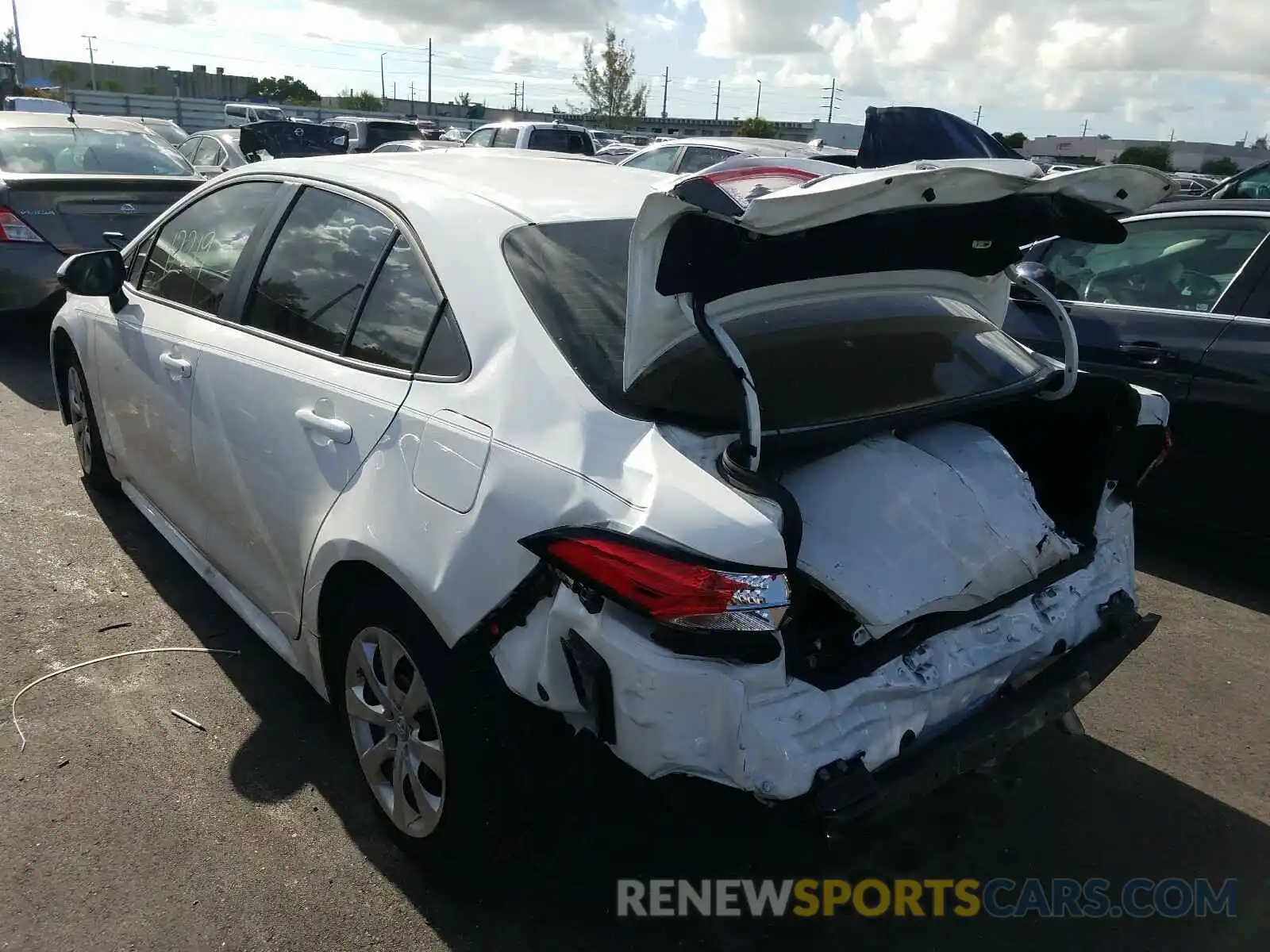 3 Photograph of a damaged car 5YFEPRAE8LP074695 TOYOTA COROLLA 2020