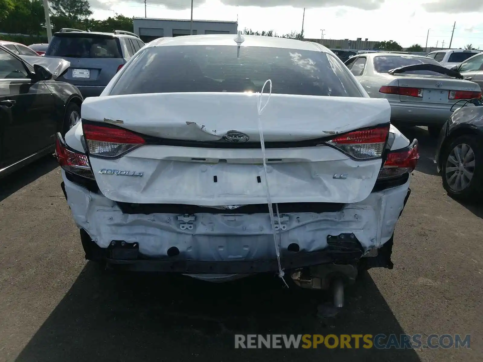 9 Photograph of a damaged car 5YFEPRAE8LP074695 TOYOTA COROLLA 2020