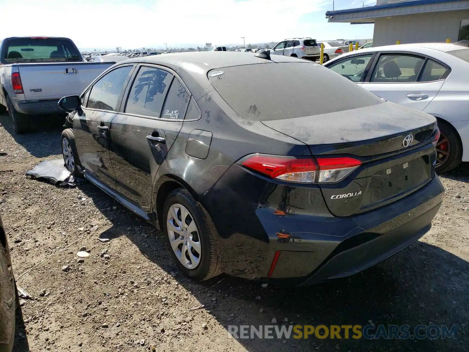 3 Photograph of a damaged car 5YFEPRAE8LP074924 TOYOTA COROLLA 2020