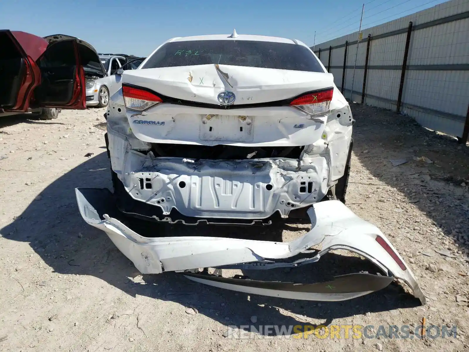 9 Photograph of a damaged car 5YFEPRAE8LP075037 TOYOTA COROLLA 2020