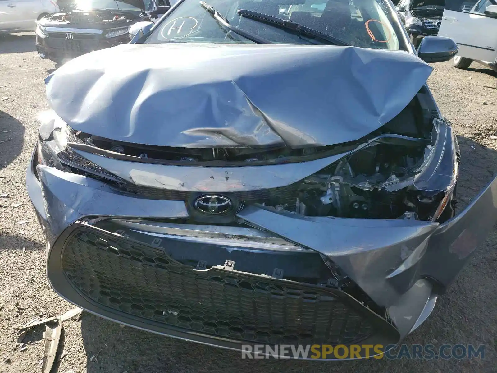 9 Photograph of a damaged car 5YFEPRAE8LP075121 TOYOTA COROLLA 2020