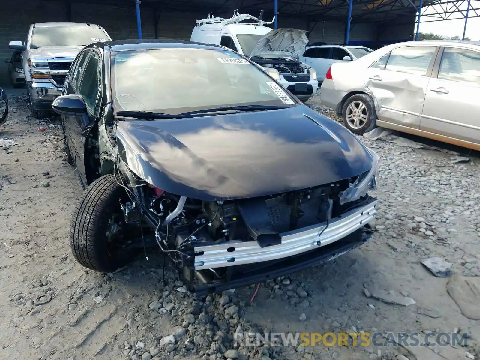 1 Photograph of a damaged car 5YFEPRAE8LP075216 TOYOTA COROLLA 2020