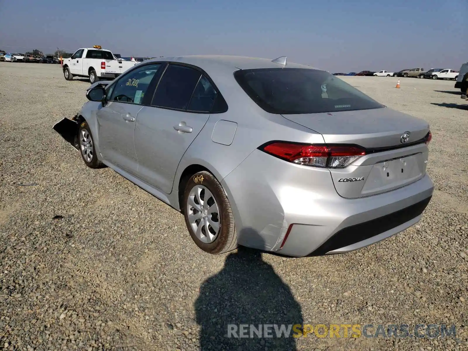 3 Photograph of a damaged car 5YFEPRAE8LP075698 TOYOTA COROLLA 2020