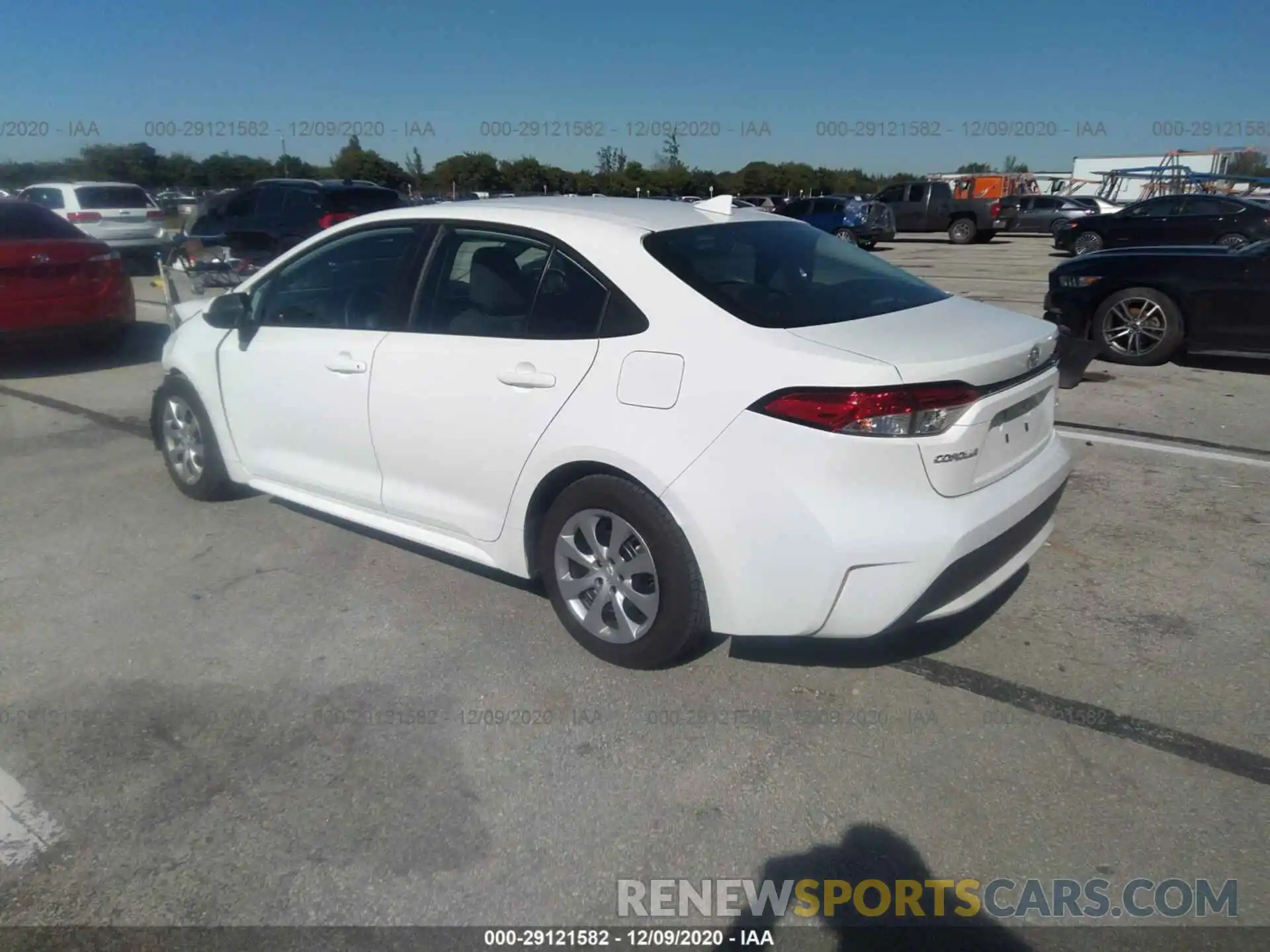 3 Photograph of a damaged car 5YFEPRAE8LP075846 TOYOTA COROLLA 2020