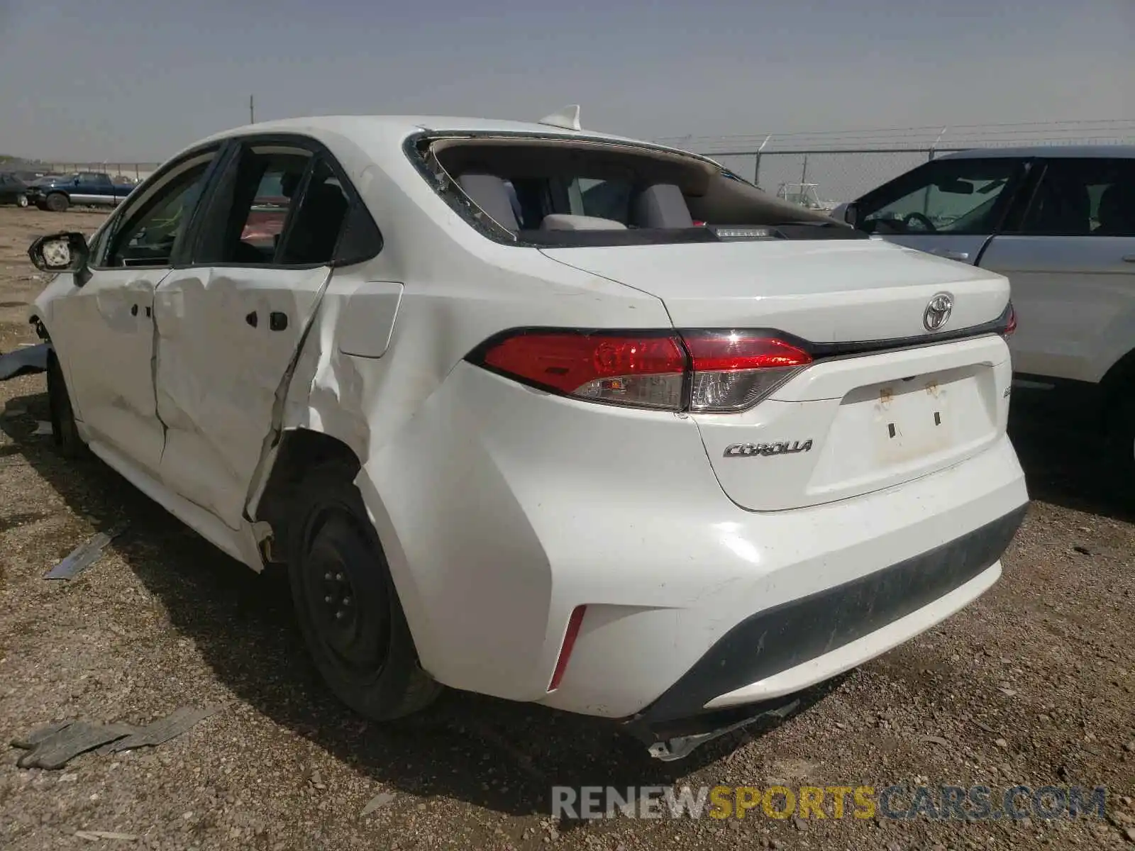 3 Photograph of a damaged car 5YFEPRAE8LP076091 TOYOTA COROLLA 2020