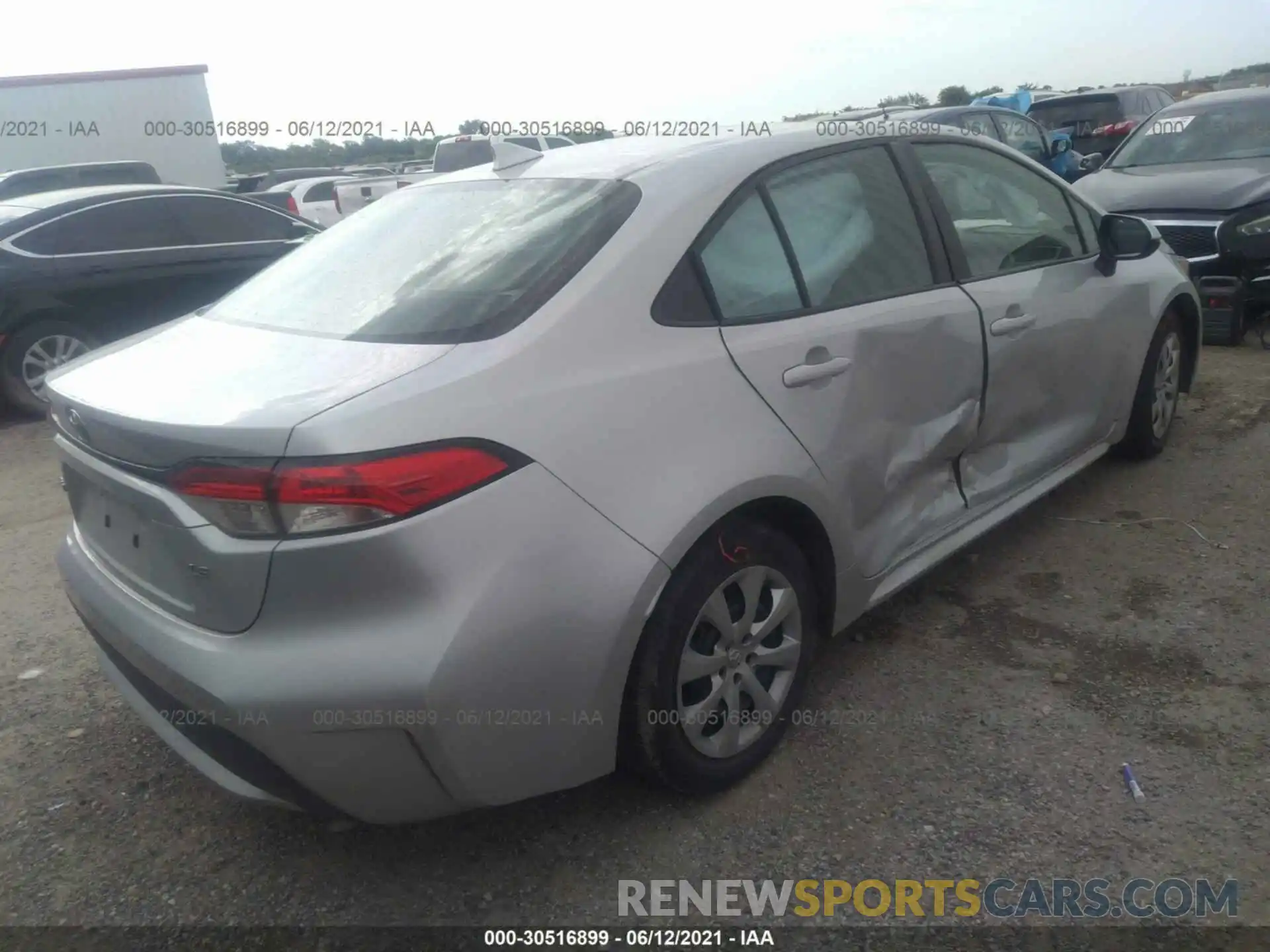 4 Photograph of a damaged car 5YFEPRAE8LP076267 TOYOTA COROLLA 2020