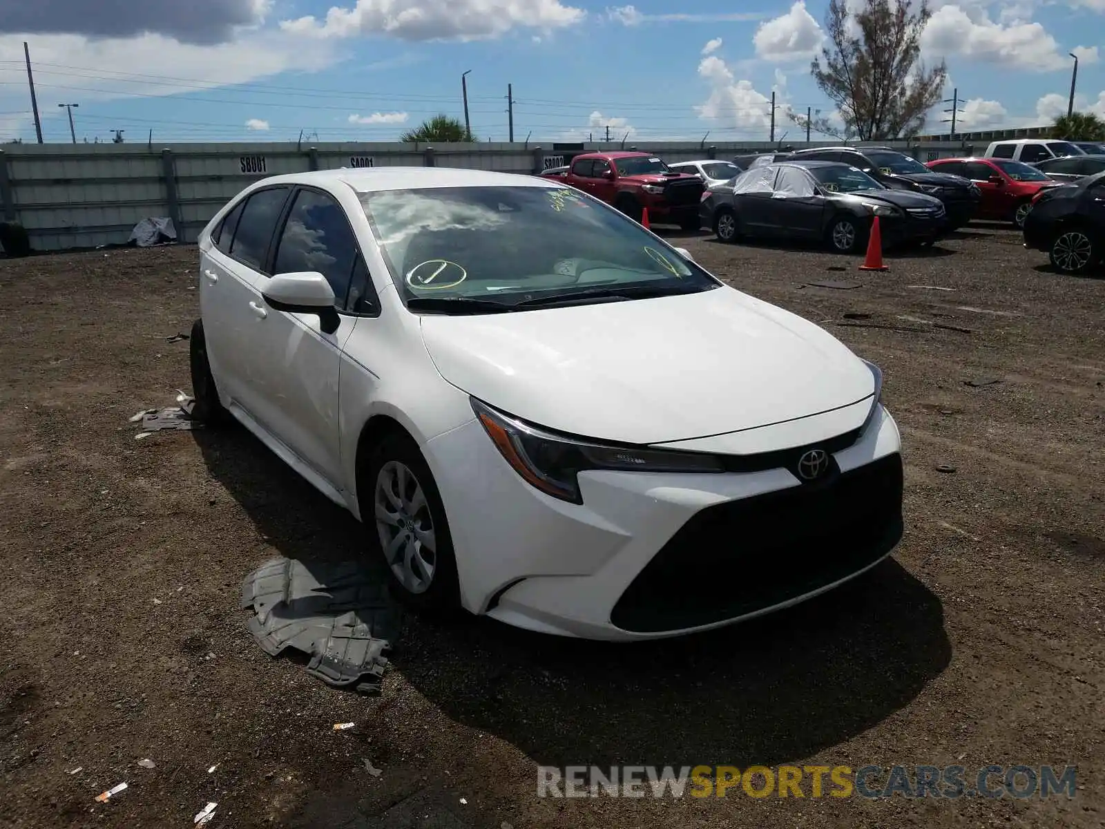 1 Photograph of a damaged car 5YFEPRAE8LP076396 TOYOTA COROLLA 2020