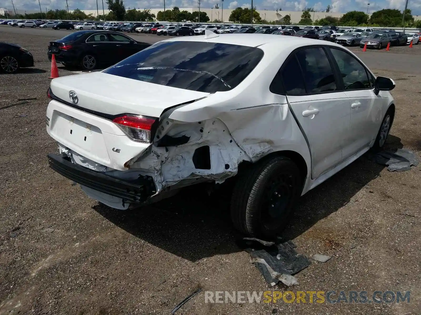 4 Photograph of a damaged car 5YFEPRAE8LP076396 TOYOTA COROLLA 2020