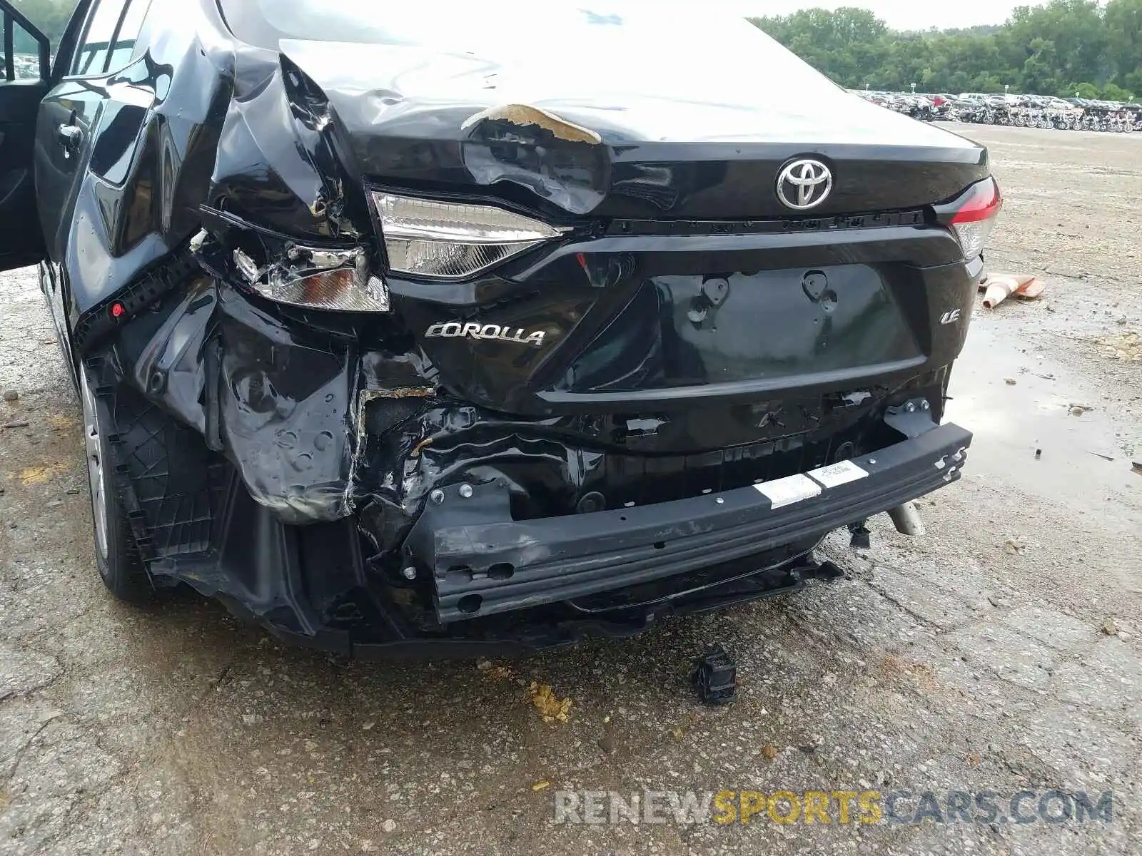 9 Photograph of a damaged car 5YFEPRAE8LP076740 TOYOTA COROLLA 2020