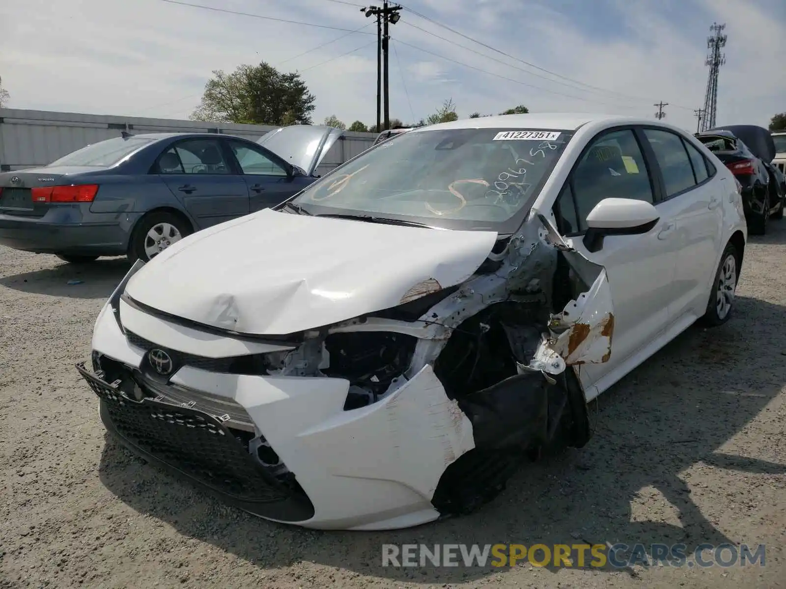 2 Photograph of a damaged car 5YFEPRAE8LP077225 TOYOTA COROLLA 2020