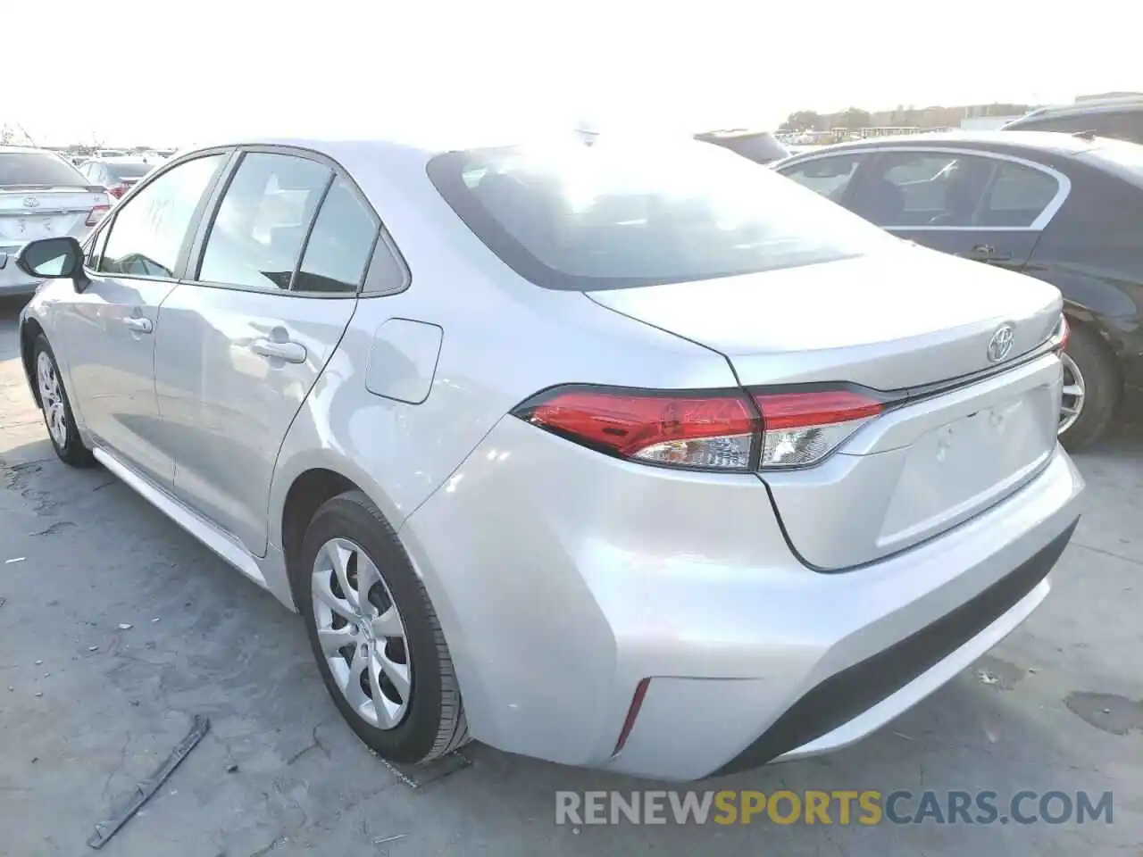 3 Photograph of a damaged car 5YFEPRAE8LP077581 TOYOTA COROLLA 2020