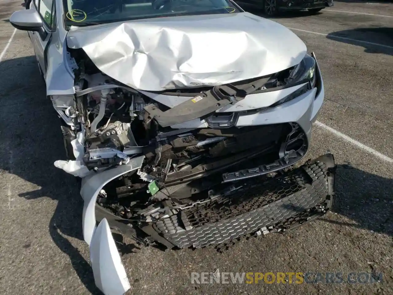 9 Photograph of a damaged car 5YFEPRAE8LP077645 TOYOTA COROLLA 2020