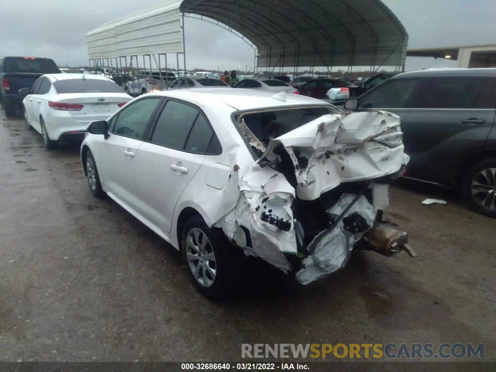 3 Photograph of a damaged car 5YFEPRAE8LP077676 TOYOTA COROLLA 2020