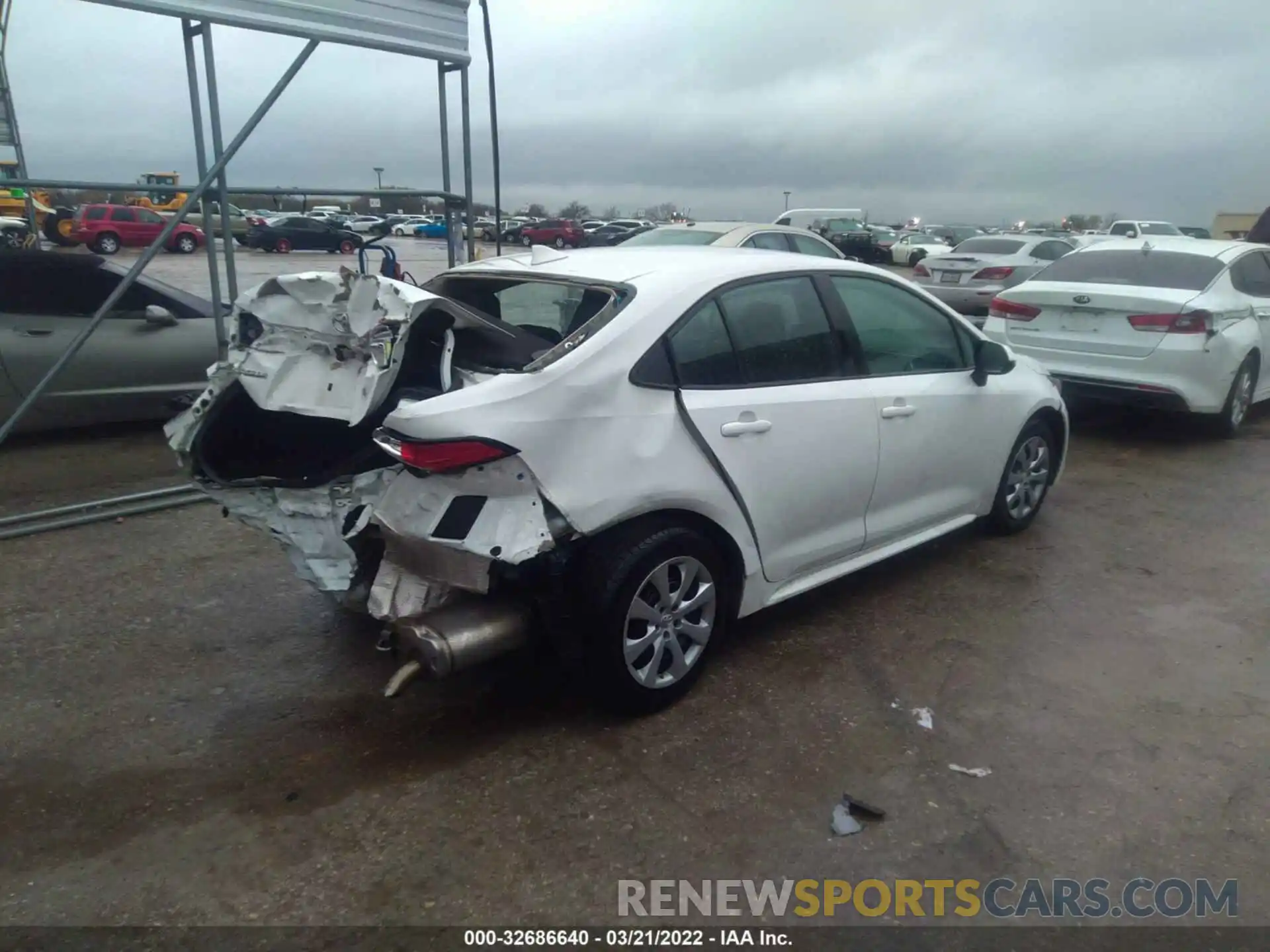 4 Photograph of a damaged car 5YFEPRAE8LP077676 TOYOTA COROLLA 2020