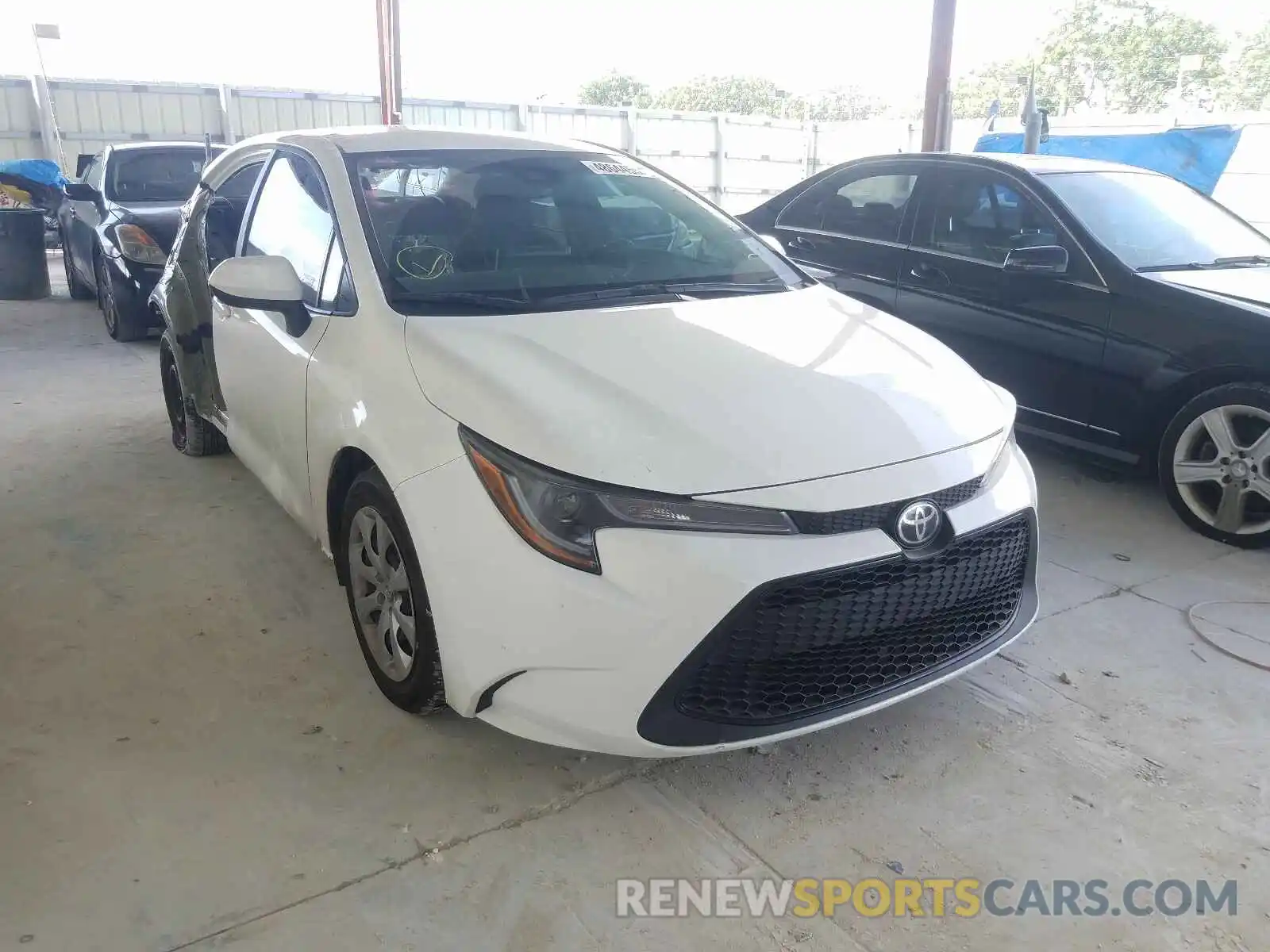 1 Photograph of a damaged car 5YFEPRAE8LP078696 TOYOTA COROLLA 2020