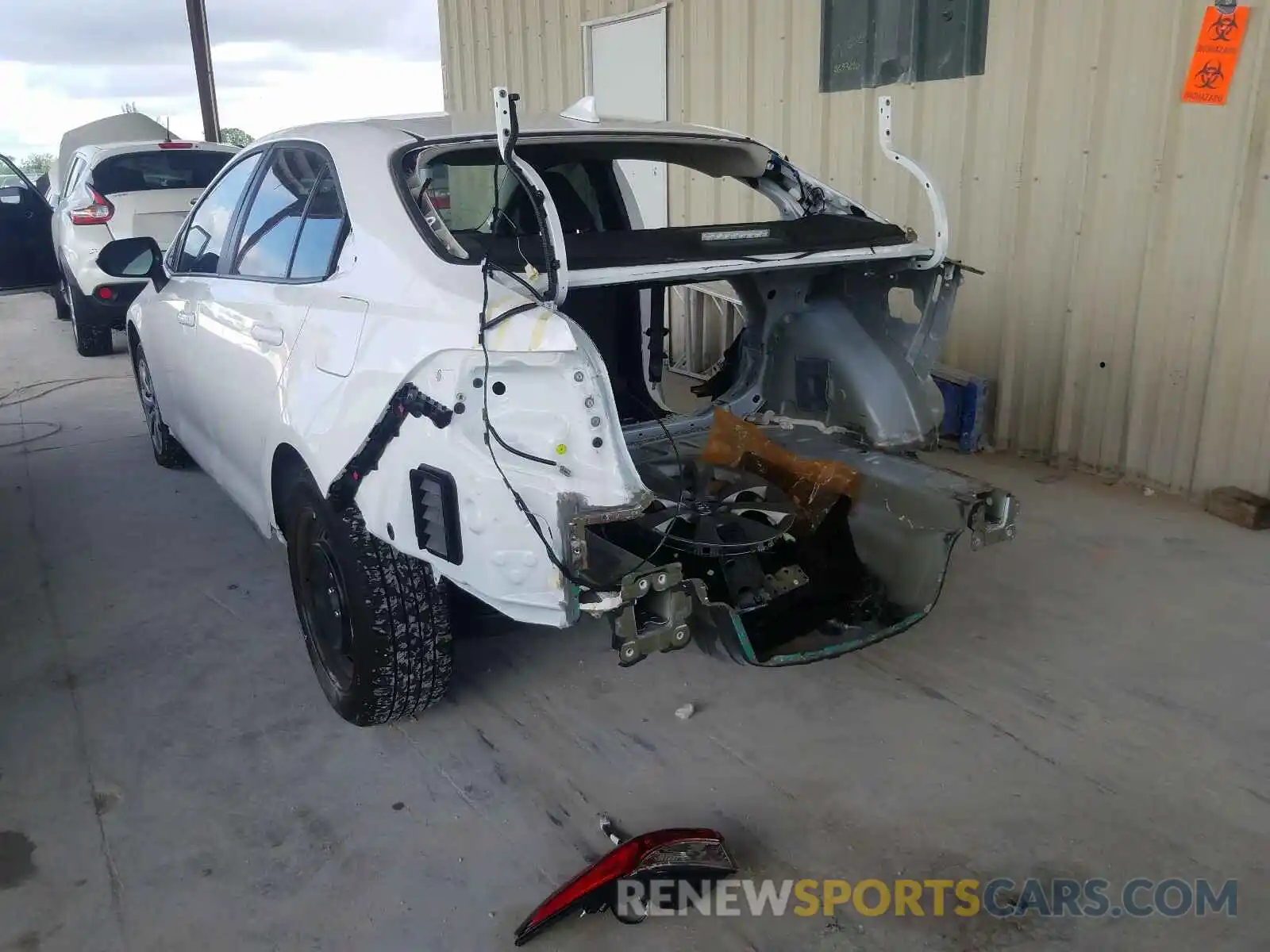 3 Photograph of a damaged car 5YFEPRAE8LP078696 TOYOTA COROLLA 2020