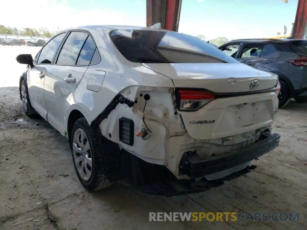 3 Photograph of a damaged car 5YFEPRAE8LP078973 TOYOTA COROLLA 2020