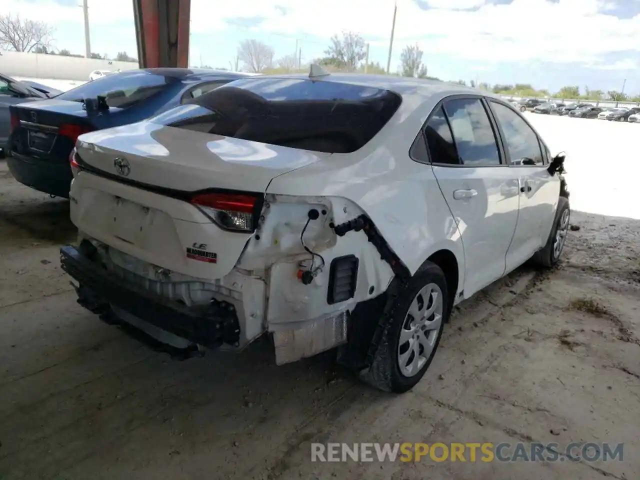 4 Photograph of a damaged car 5YFEPRAE8LP078973 TOYOTA COROLLA 2020