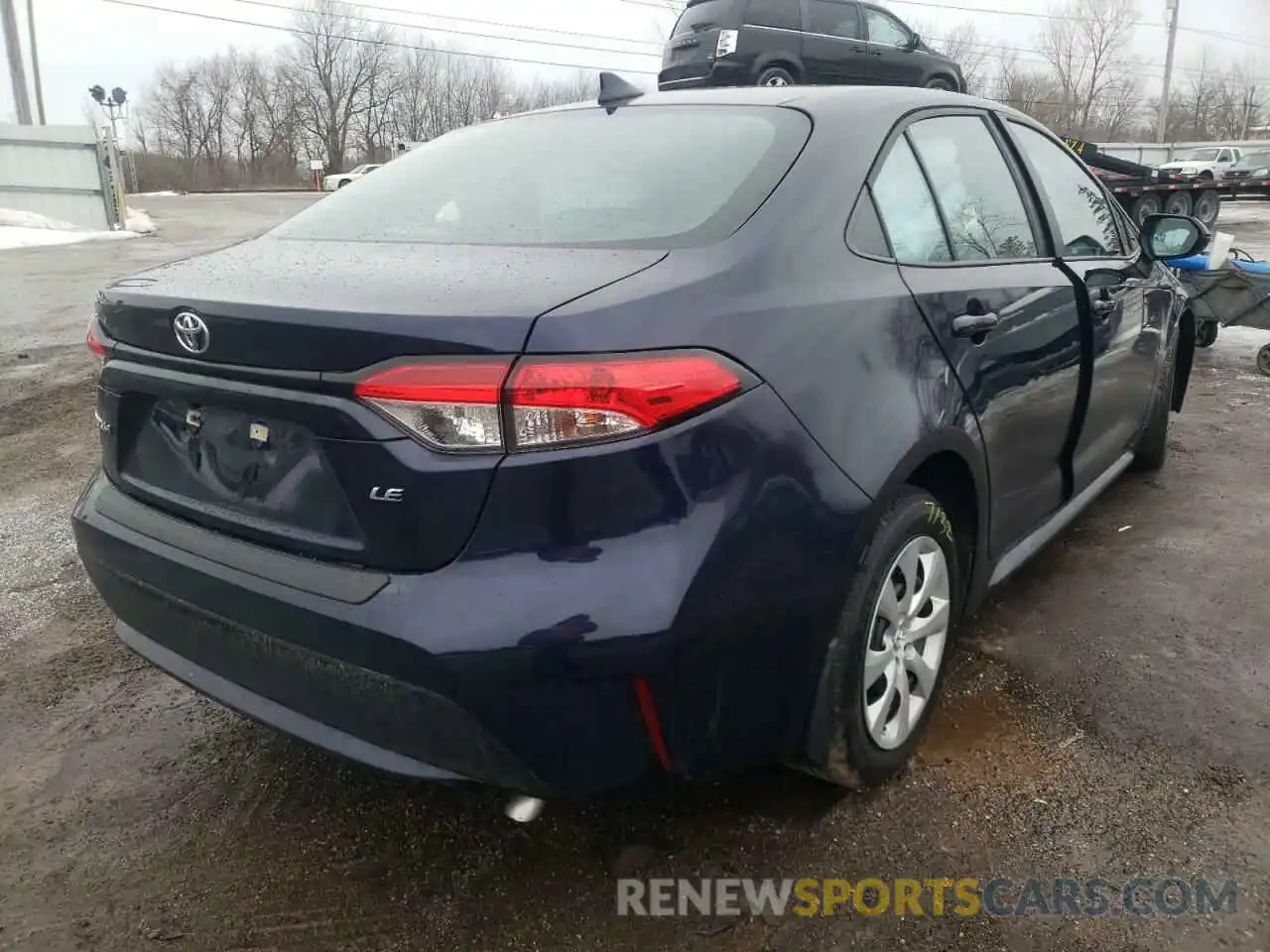 4 Photograph of a damaged car 5YFEPRAE8LP079556 TOYOTA COROLLA 2020