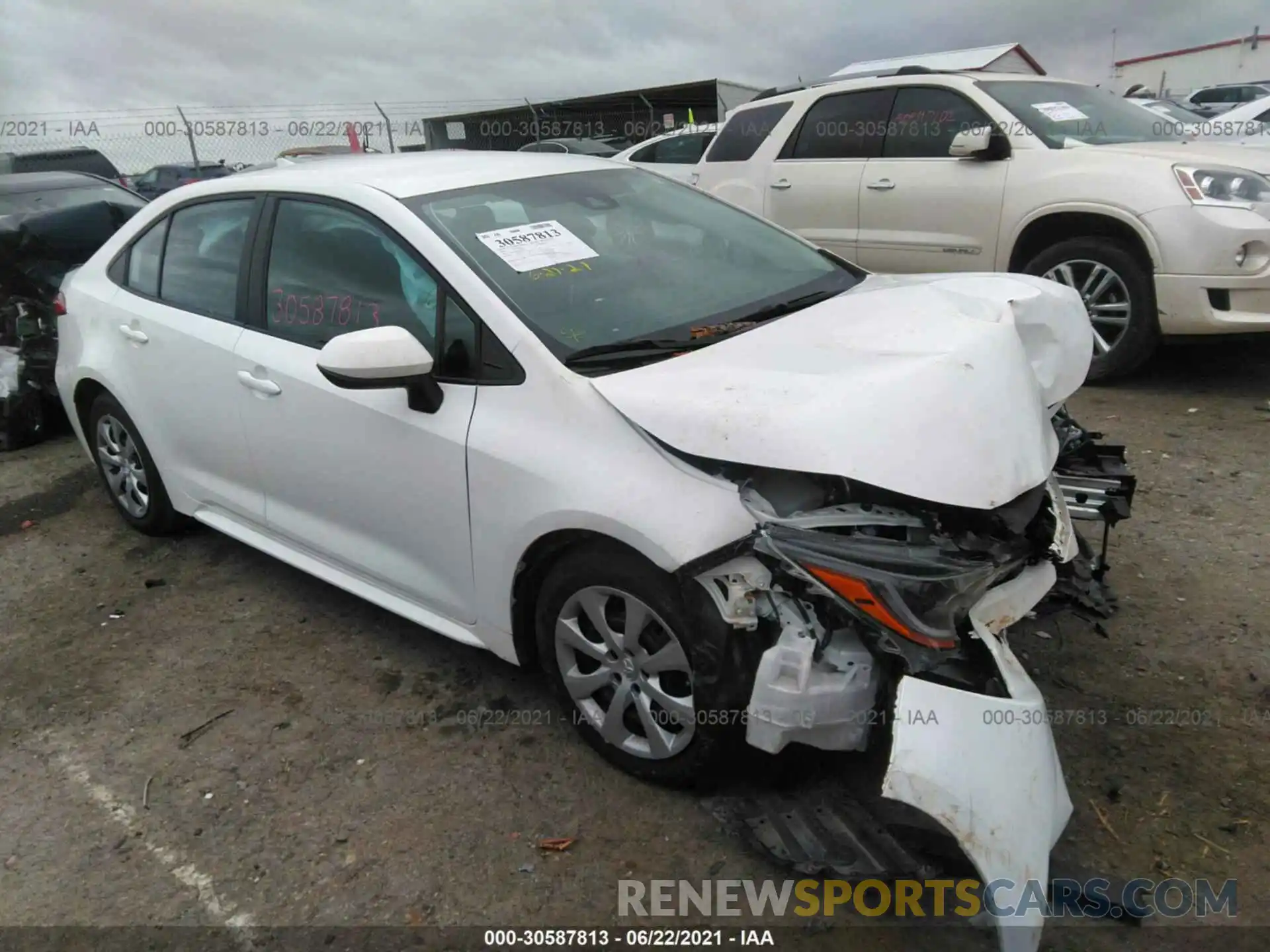 1 Photograph of a damaged car 5YFEPRAE8LP080576 TOYOTA COROLLA 2020