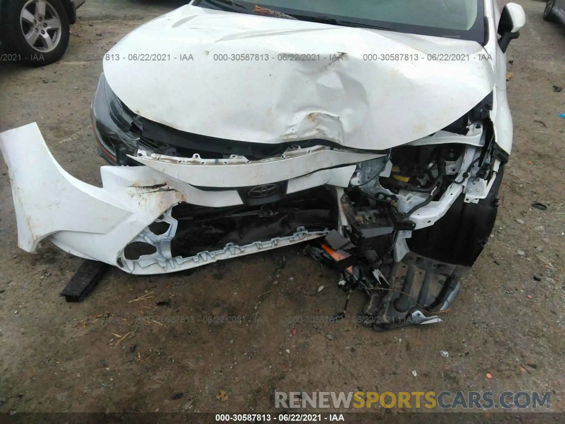 6 Photograph of a damaged car 5YFEPRAE8LP080576 TOYOTA COROLLA 2020