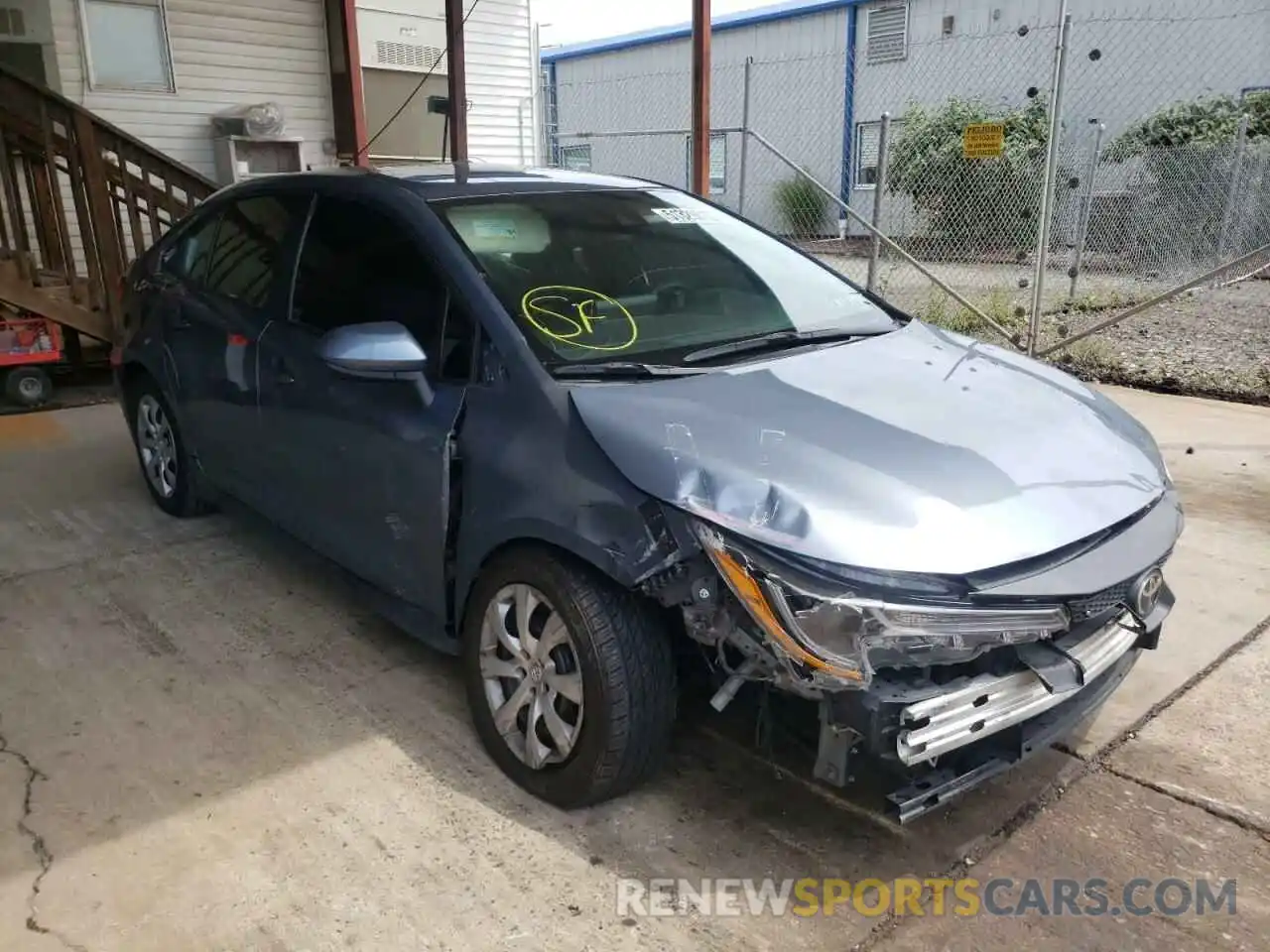 1 Photograph of a damaged car 5YFEPRAE8LP081033 TOYOTA COROLLA 2020