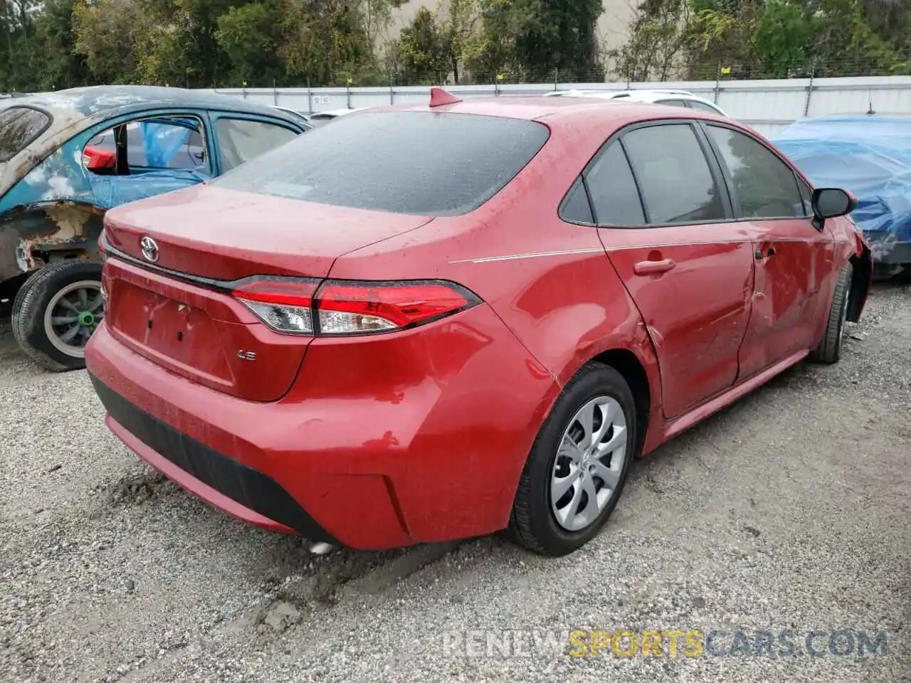 4 Photograph of a damaged car 5YFEPRAE8LP083039 TOYOTA COROLLA 2020