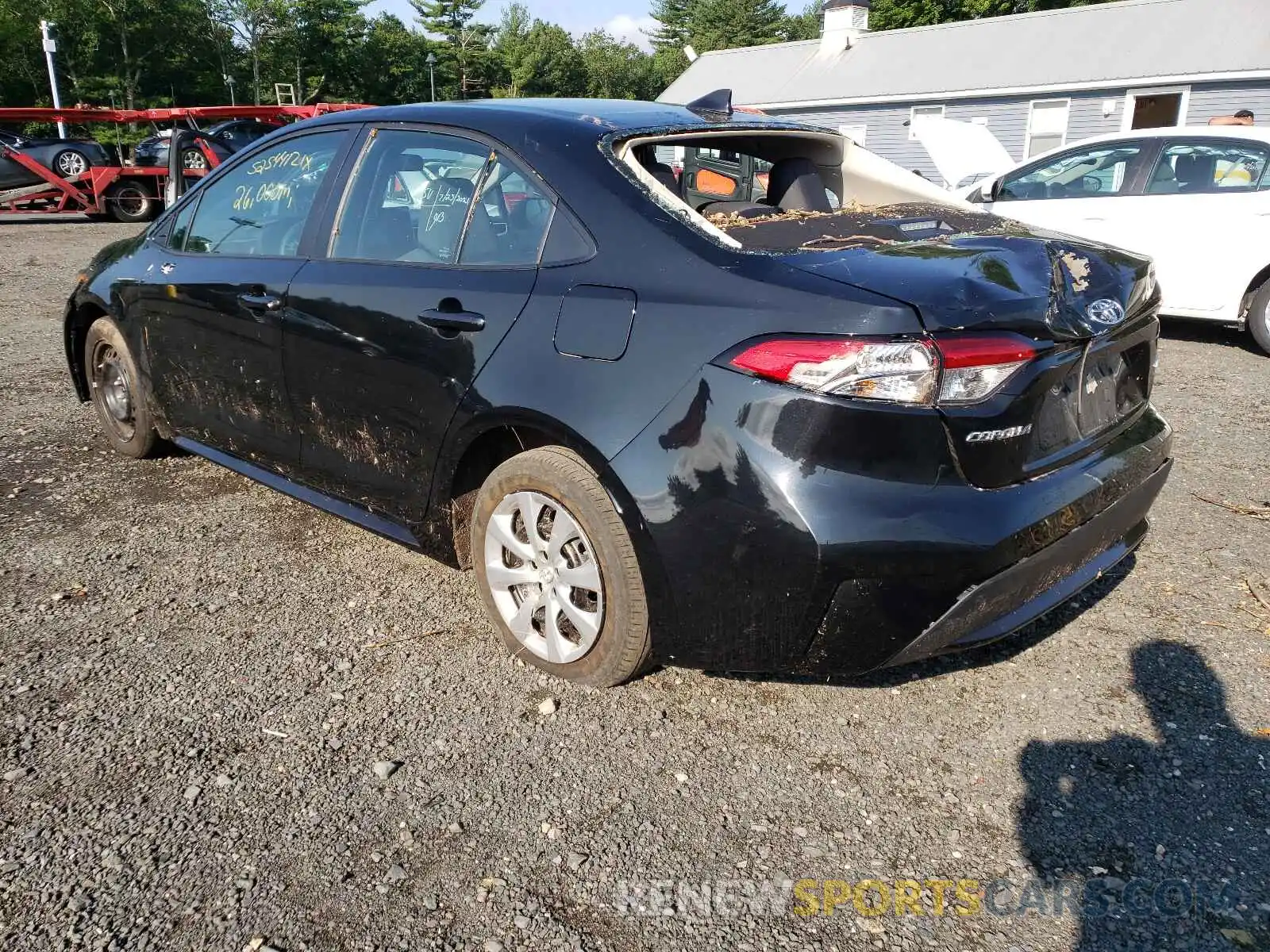 3 Photograph of a damaged car 5YFEPRAE8LP084854 TOYOTA COROLLA 2020