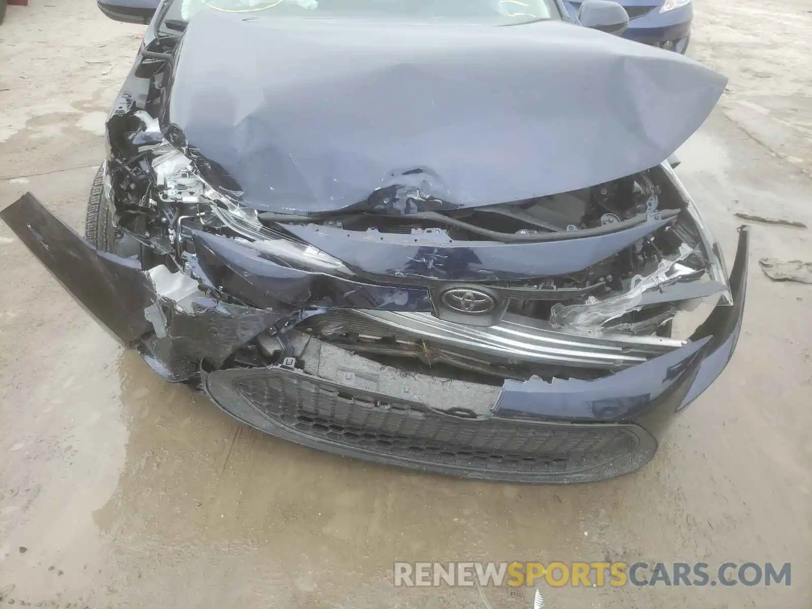 9 Photograph of a damaged car 5YFEPRAE8LP085048 TOYOTA COROLLA 2020