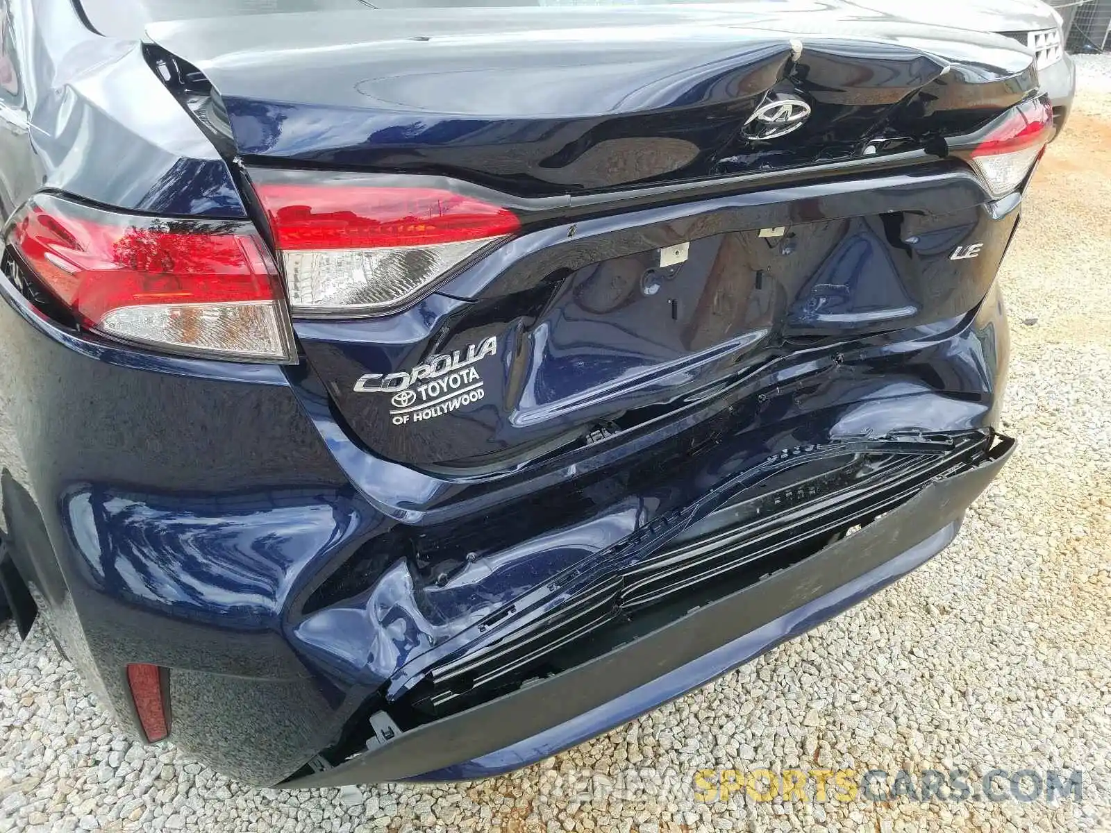 9 Photograph of a damaged car 5YFEPRAE8LP085101 TOYOTA COROLLA 2020