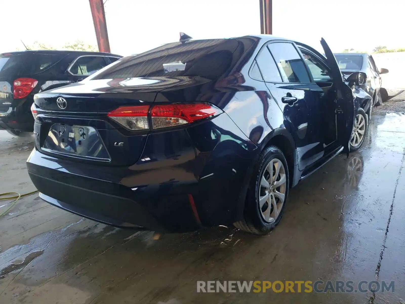 4 Photograph of a damaged car 5YFEPRAE8LP085549 TOYOTA COROLLA 2020