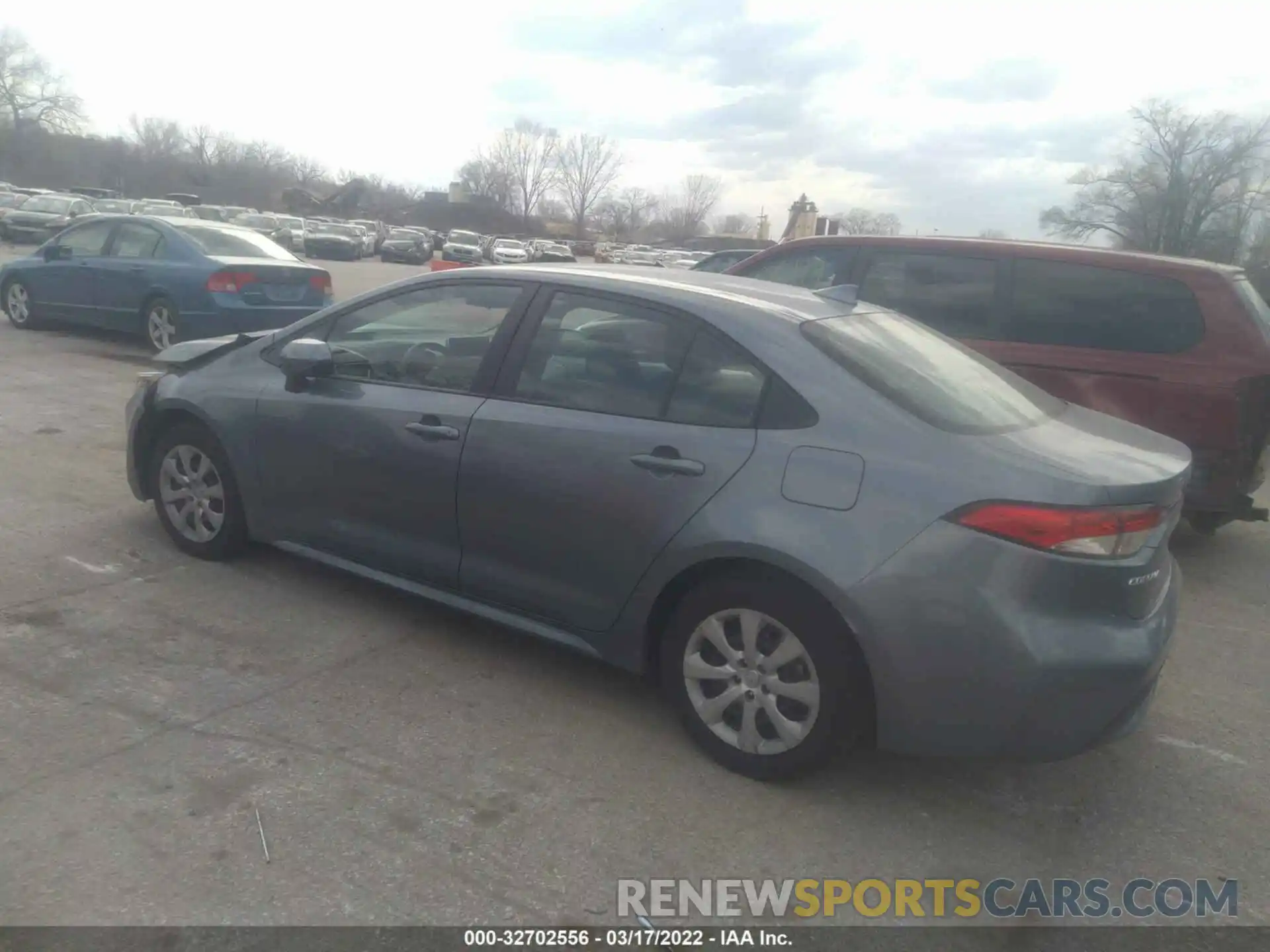 3 Photograph of a damaged car 5YFEPRAE8LP085972 TOYOTA COROLLA 2020