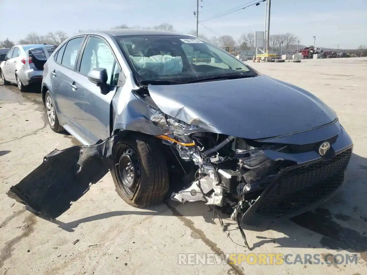 1 Photograph of a damaged car 5YFEPRAE8LP086653 TOYOTA COROLLA 2020