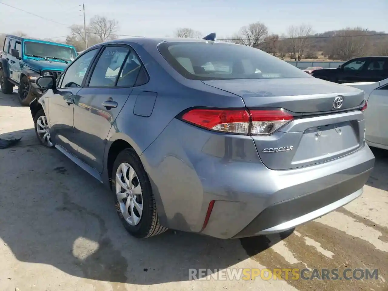 3 Photograph of a damaged car 5YFEPRAE8LP086653 TOYOTA COROLLA 2020