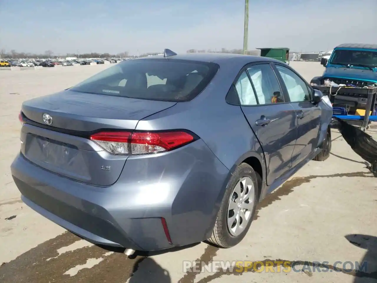 4 Photograph of a damaged car 5YFEPRAE8LP086653 TOYOTA COROLLA 2020