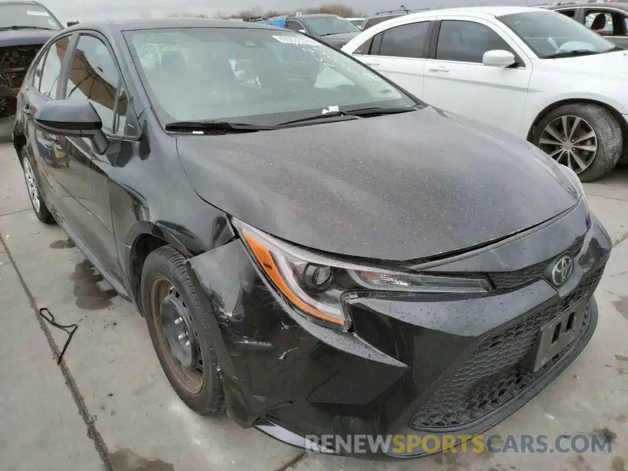 1 Photograph of a damaged car 5YFEPRAE8LP088399 TOYOTA COROLLA 2020