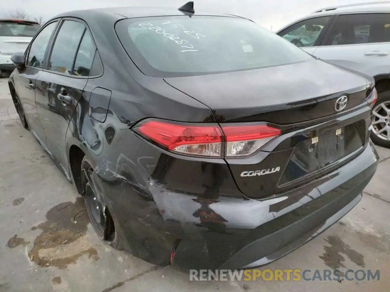 3 Photograph of a damaged car 5YFEPRAE8LP088399 TOYOTA COROLLA 2020