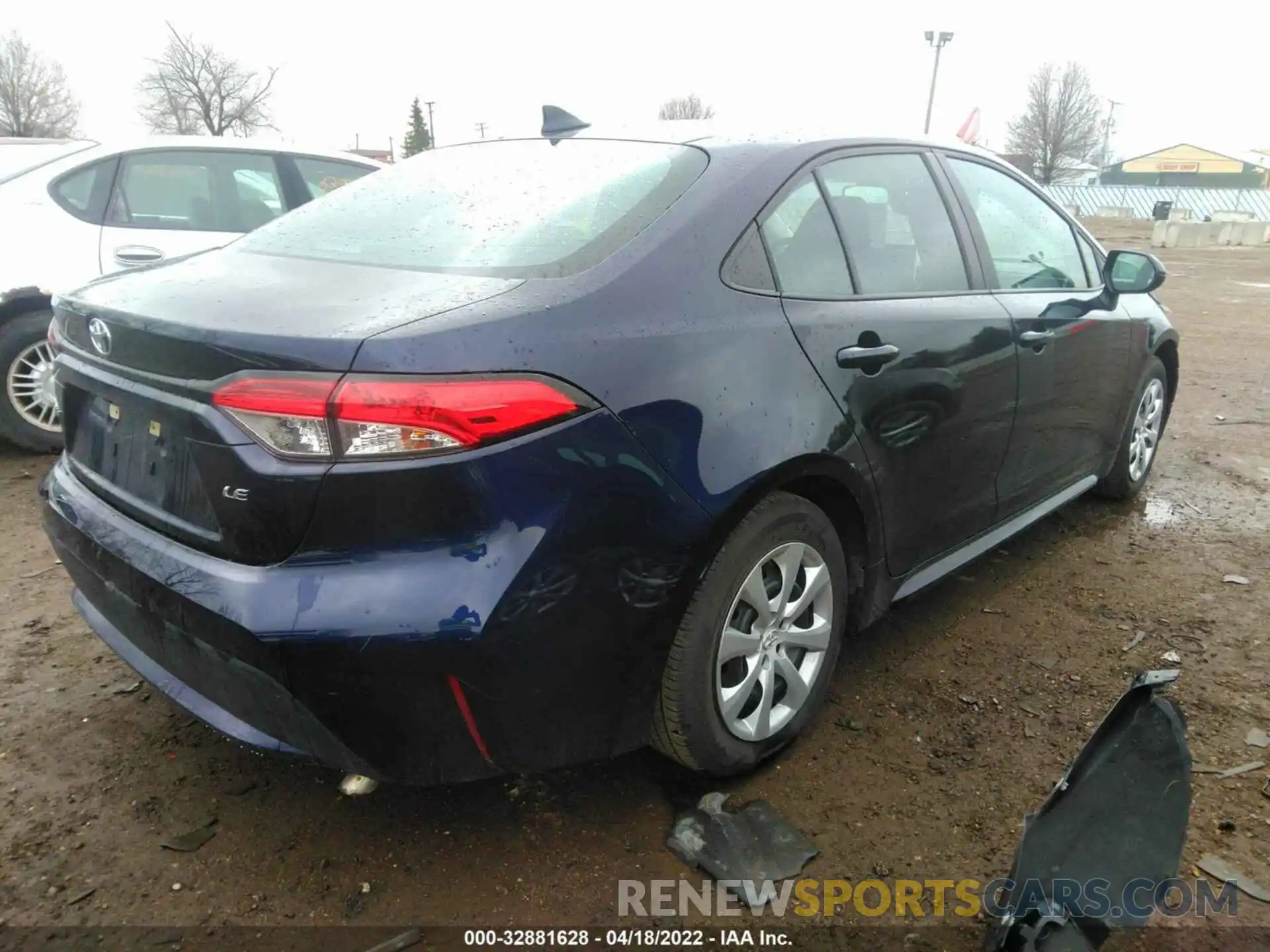 4 Photograph of a damaged car 5YFEPRAE8LP089455 TOYOTA COROLLA 2020