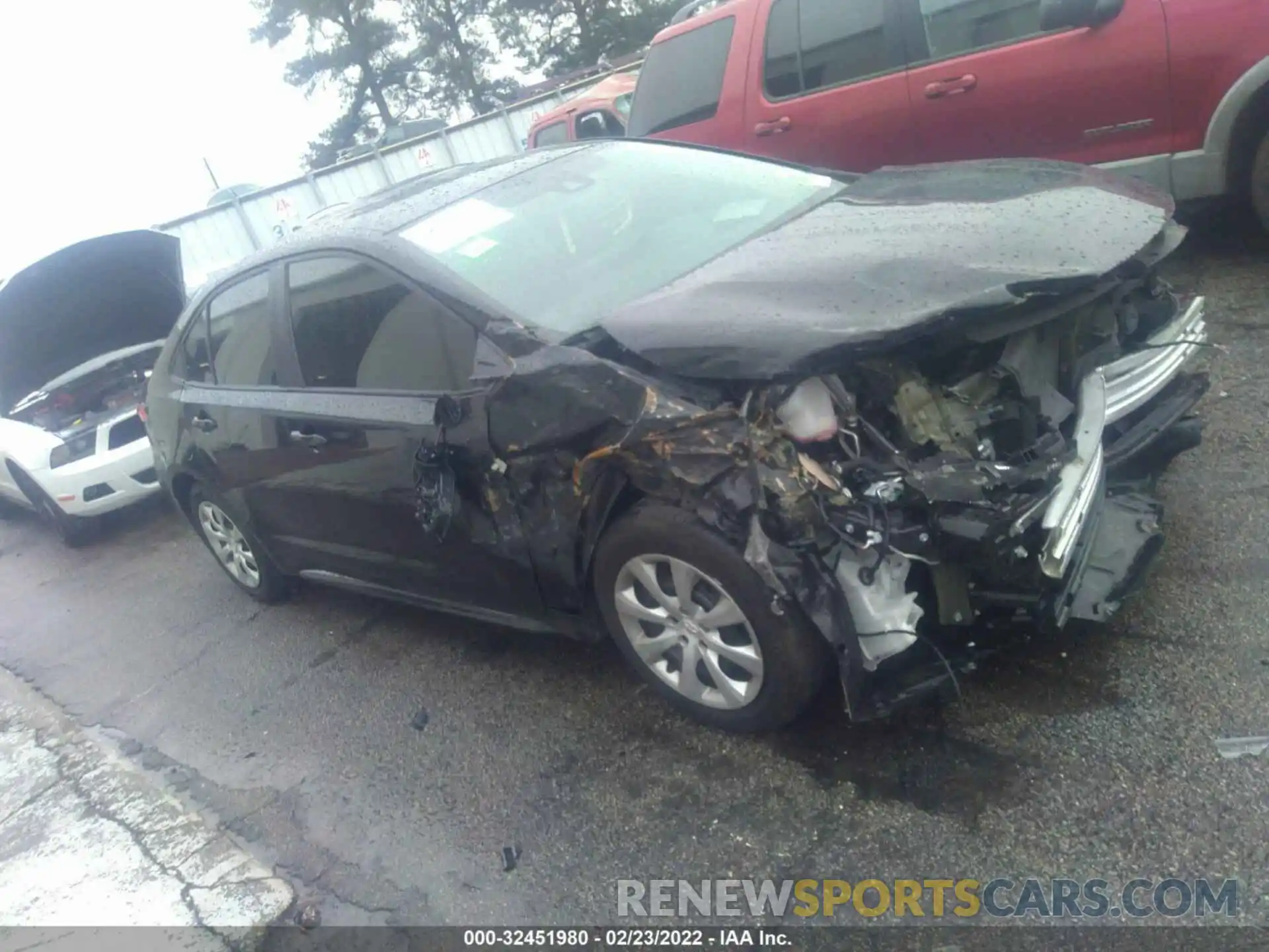 1 Photograph of a damaged car 5YFEPRAE8LP089908 TOYOTA COROLLA 2020